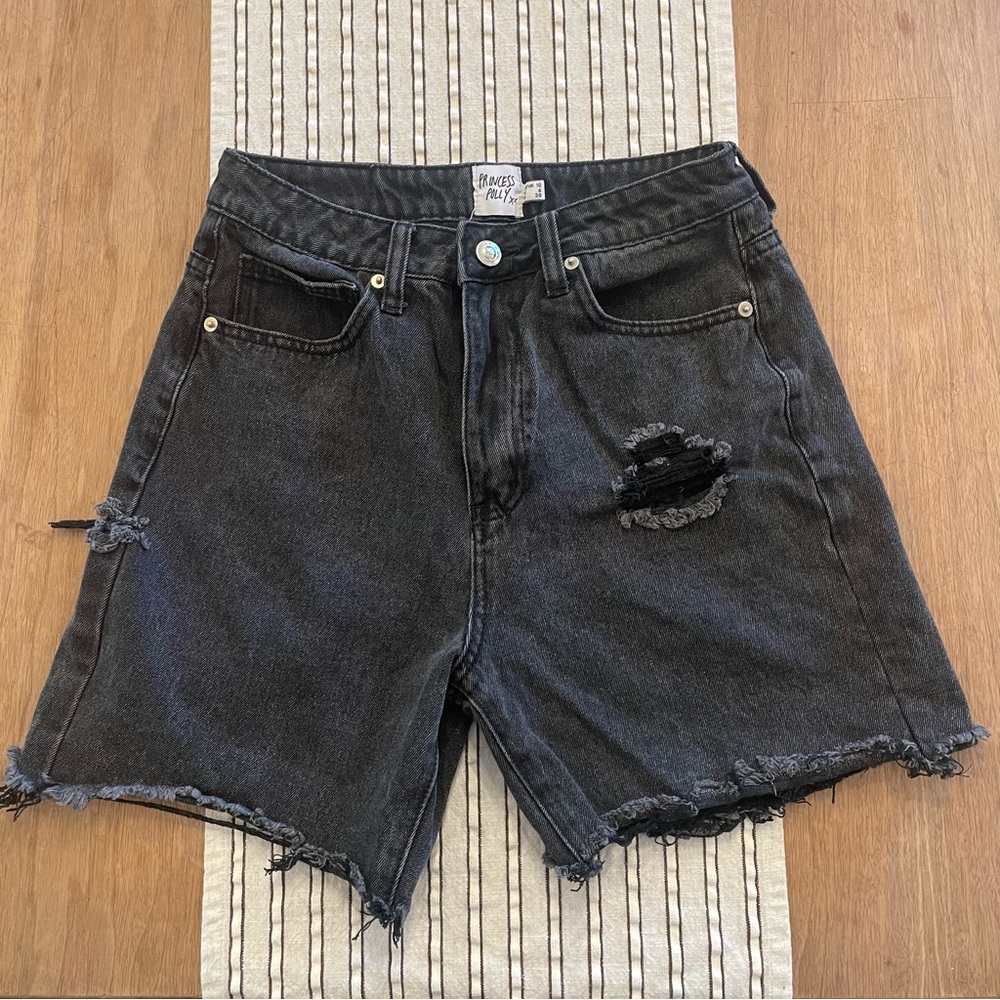 Princess Polly XX faded black denim jean shorts women’s size 6 EU 38